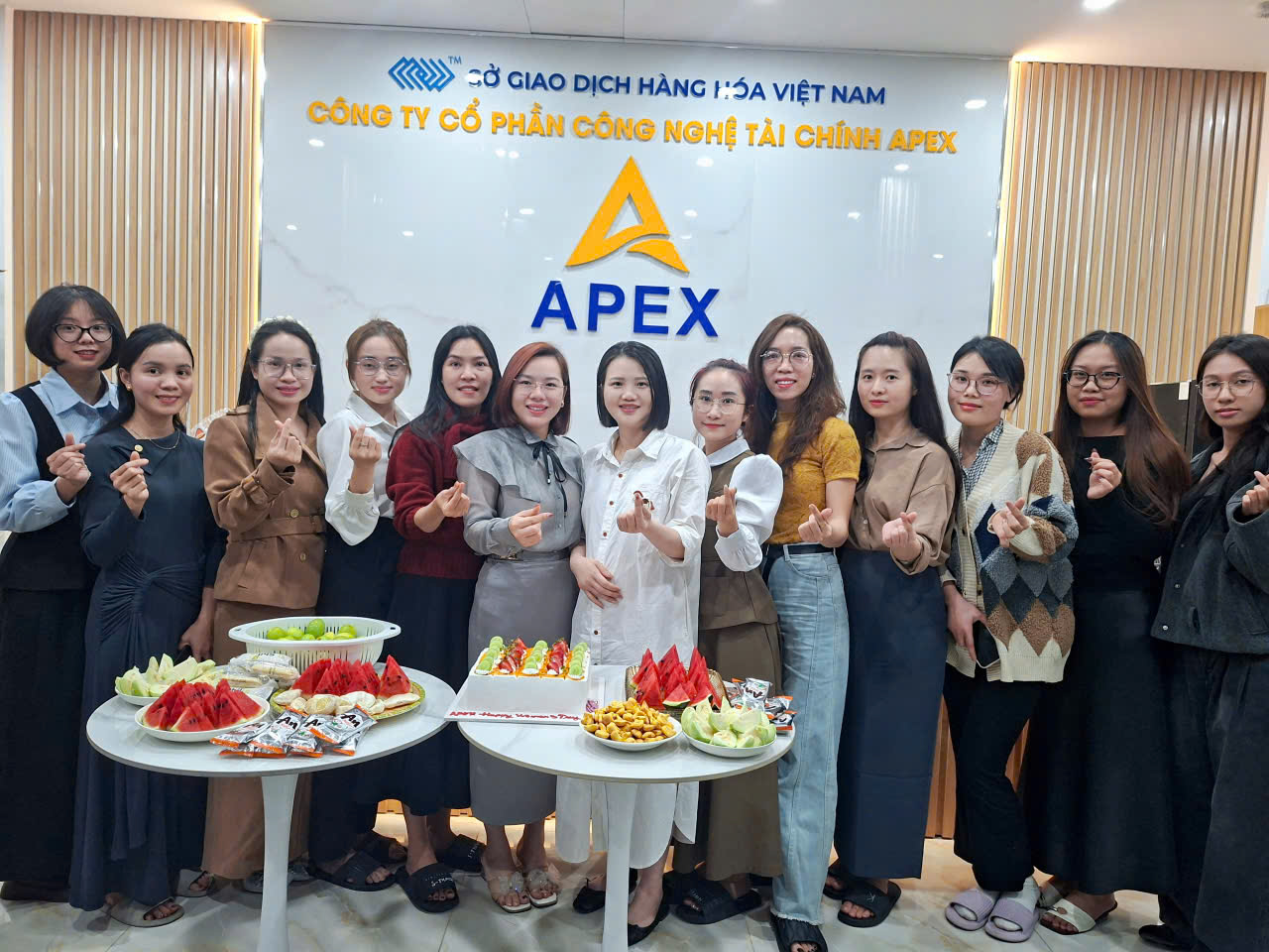 CHÀO MỪNG NGÀY QUỐC TẾ PHỤ NỮ 8/3 TẠI APEX: TÔN VINH NHỮNG ĐÓA HOA BẢN LĨNH