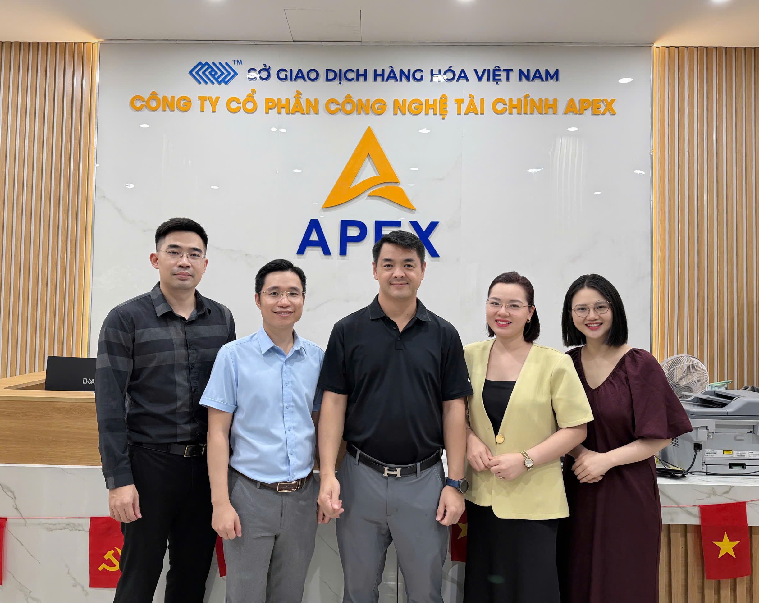 APEX VINH DỰ ĐÓN TIẾP LÃNH ĐẠO SỞ GIAO DỊCH HÀNG HÓA VIỆT NAM ĐẾN THĂM VÀ LÀM VIỆC